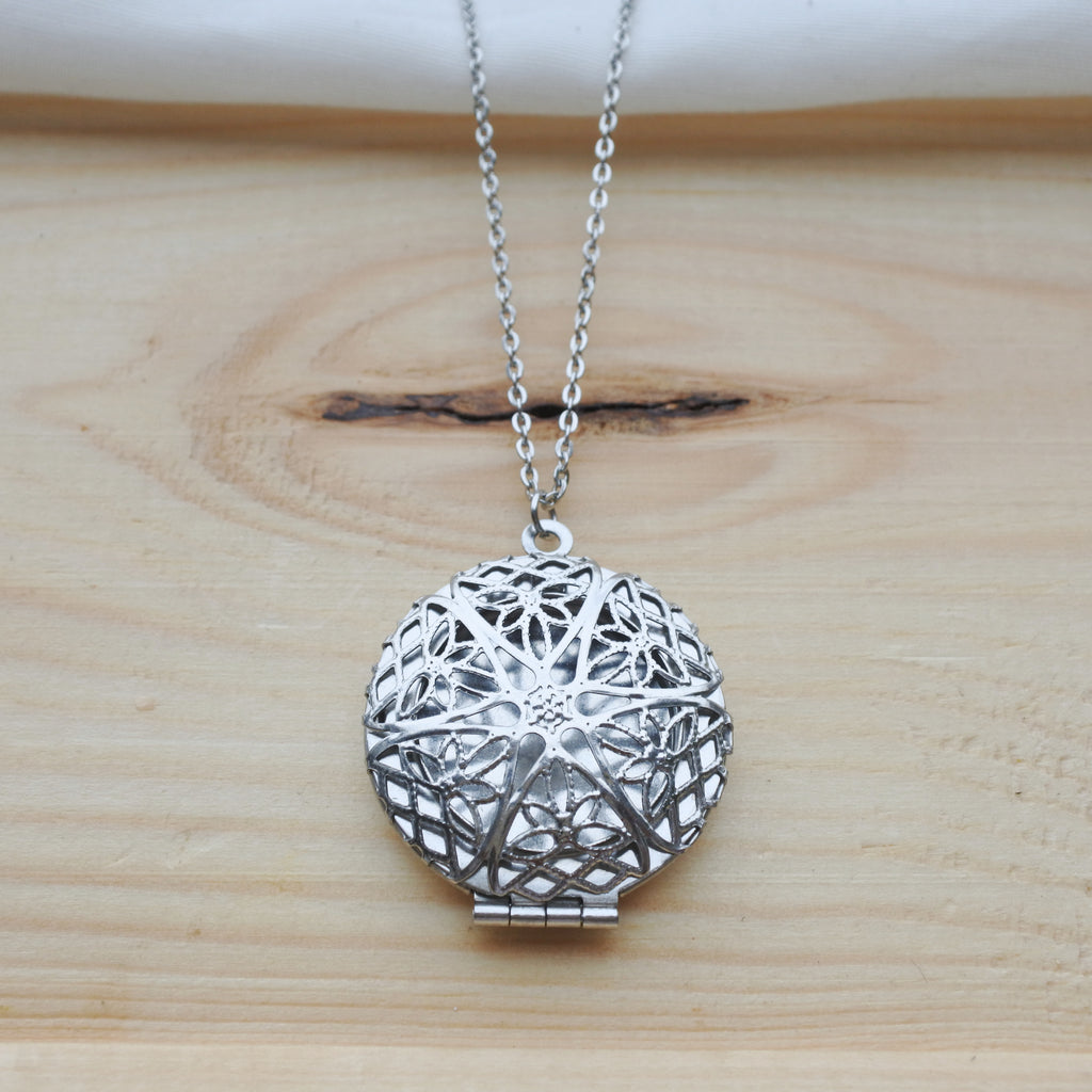 Celtic Star Diffuser Necklace